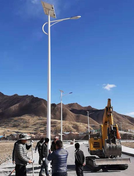 甘南碌曲10米新市太阳能路灯项目