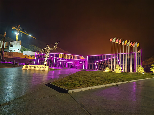 城市亮化是现代城市建设的重要组成部分,它不仅可以美化城市的夜景,还能提升城市的整体形象。随着科技的不断进步,城市亮化也得到了更多的关注和创新。本文将介绍一些关于城市亮化的创意和技术,帮助读者了解城市亮化的重要性以及如何进行新市城市亮化的规划和实施。 城市亮化是现代城市建设的重要组成部分,它不仅可以美化城市的夜景,还能提升城市的整体形象。随着科技的不断进步,城市亮化也得到了更多的关注和创新。本文将介绍一些关于城市亮化的创意和技术,帮助读者了解新市城市亮化的重要性以及如何进行新市城市亮化的规划和实施。