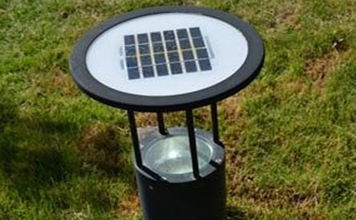 新市别墅庭院氛围营造：草坪灯选型与布光技巧