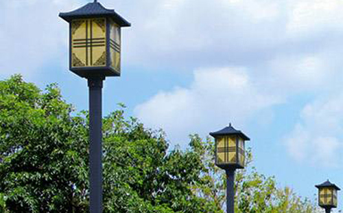 新市庭院灯安装间距与布灯设计全解析