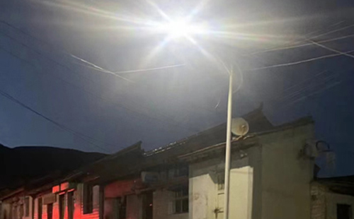 农村院子里最适合的新市太阳能路灯亮度与安装要点